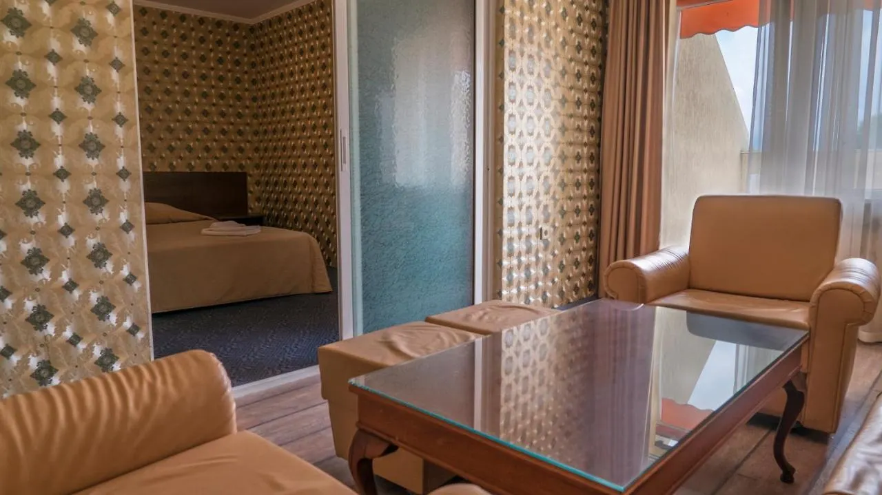 Park Hotel Persey Warna